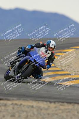 media/Jan-14-2023-SoCal Trackdays (Sat) [[497694156f]]/Turn 12 (120pm)/